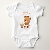 1e Hanukkah Gelt Trip: Baby's Eerste Festivalbrand Romper (Voorkant)