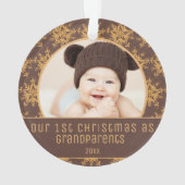 1e kerst als grootouders Bruin Goud Sneeuwvlokken Ornament (achterkant)