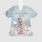1e Kerst Gepersonaliseerd Acryl T-shirt Ornament (achterkant)