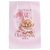 1e Kerst Roze Gingerbread Meisje met Boom Medium Cadeauzakje (Voorkant)