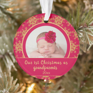 1e kerstfoto voor grootouders roze goud ornament