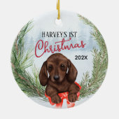 1e Kerstkrans Chocolade Bruin Dachshund Pup Keramisch Ornament (Achterkant)
