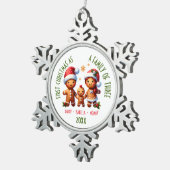 1e Kerstmis als een familie van 3 Gingerbread Fami Tin Sneeuwvlok Ornament (Rechts)