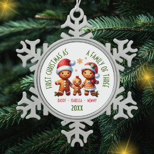 1e Kerstmis als een familie van 3 Gingerbread Fami Tin Sneeuwvlok Ornament