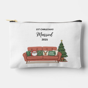 1e Kerstmis Getrouwd 2025   Cute Cozy Couch Nieuwg Etui