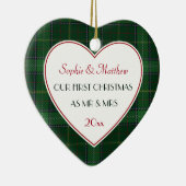 1e Kerstmis Getrouwd Green Plaid Gift Hart Keramisch Ornament (Rechts)