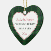 1e Kerstmis Getrouwd Green Plaid Gift Hart Keramisch Ornament (Links)