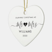 1e Kerstmis Getrouwd Mr. Mrs. Simple Heart Foto Keramisch Ornament (Links)