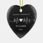 1e Kerstmis Getrouwd Mr. Mrs. Simple Heart Foto Keramisch Ornament (Links)