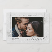 1e Kerstmis Getrouwd Witte Sparkles Moderne Foto Feestdagenkaart (Voorkant)