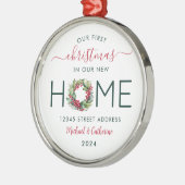 1e Kerstmis in ons nieuwe huis Greenery Krans Metalen Ornament (Links)