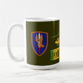 1e Luchtvaartbrigade UH-1 Huey door Gunner Mok (Links)