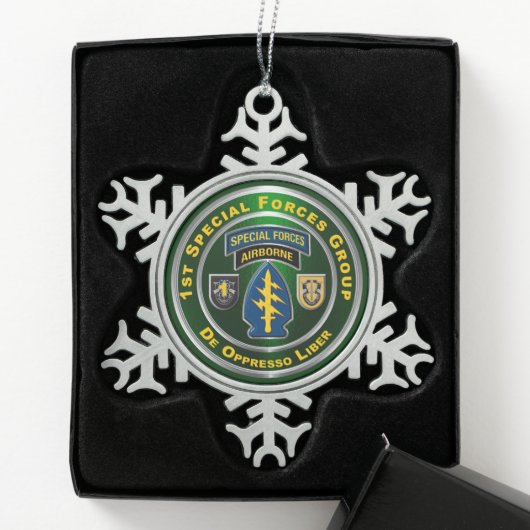 1e speciale operationele groep tin sneeuwvlok ornament (Kistje)