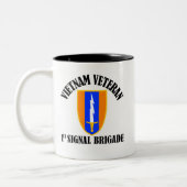 1e Varkenspijn Bde - Vietnam Veteraan Tweekleurige Koffiemok (Links)