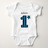 1e Verjaardag Boy BLUE STRIPES Custom Name V01B Romper (Voorkant)