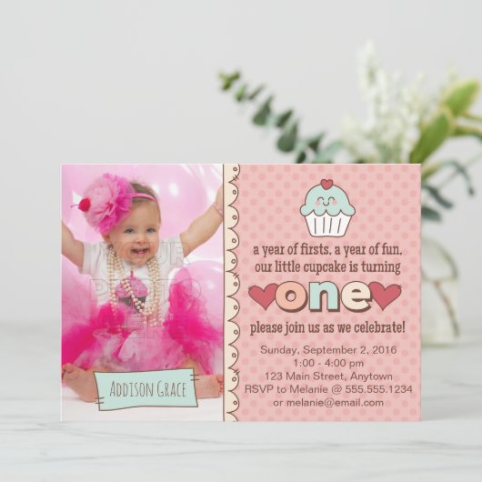 1e verjaardag Cupcakes uitnodiging (Staand voorkant)