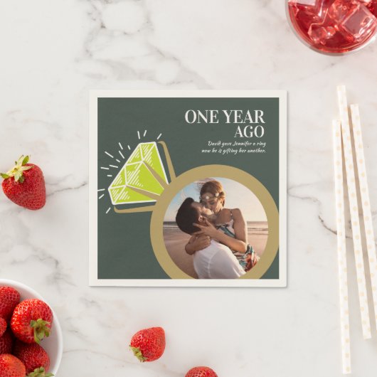 1e verjaardag feest peridot ring foto groen servet (Insitu)