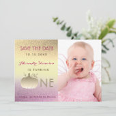 1e Verjaardag Glitter Ombre Roze Gouden Pompoen Fo Save The Date (Staand voorkant)