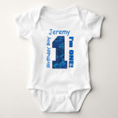 1e Verjaardag Jongen Blauw CAMO 1 Jaar Custom Name Romper (Voorkant)