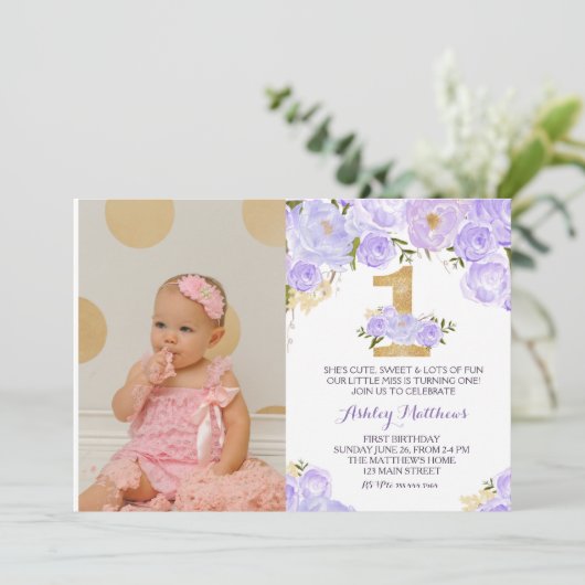 1E verjaardag lavendel EERSTE Bloemenuitnodiging Kaart (Staand voorkant)