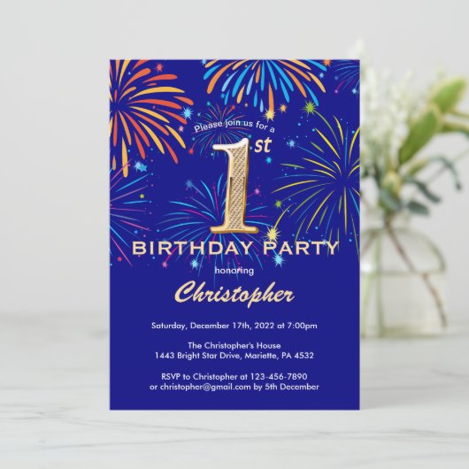 1e verjaardag marinenblauw en goudregenboogvuurwer kaart (Staand voorkant)