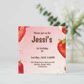 1e verjaardag met aardbeiensap splash save the date (Staand voorkant)