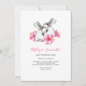 1e Verjaardag Uitnodigingen Twins Meisje Roze Wood (Voorkant)