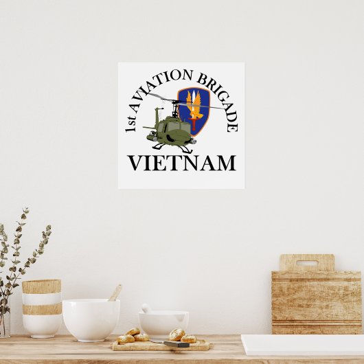 1st Avn Bde Vietnam Vet Huey Poster (Keuken)