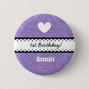 1st Birthday Girl Heart en Scalloped Ribbon v2A Ronde Button 5,7 Cm