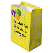 1st Birthday Wildlife Animal Babies Medium Cadeauzakje (Achterkant Gekanteld)