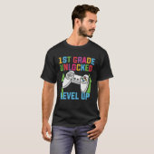 1ST GRADE LEVEL UNLOCKED Video Game Back to School T-shirt (Voorkant volledig)