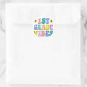 1st Grade Vibes First Day Back to School Teacher S Ronde Sticker (Tas)