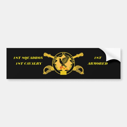 1ST SQDN 1ST CAVALRY 1ST GEARMOREERDE BUMPERSTICKE BUMPERSTICKER (Voorkant)