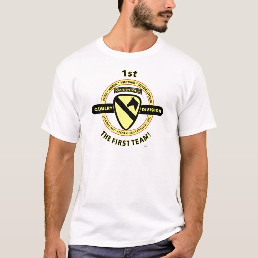 1STE CAVALRY-AFDELING "HET EERSTE TEAM" T-SHIRT (Voorkant)