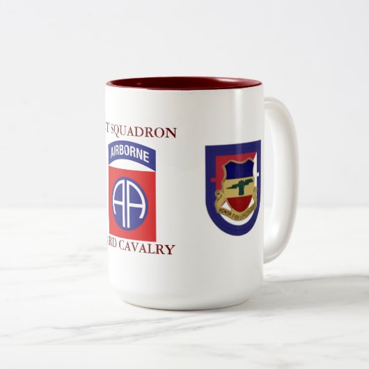 1STE SQUADRON 73RD CAVALRY-MOK TWEEKLEURIGE KOFFIEMOK (Voorkant rechts)