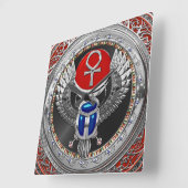 [200] Sacred Silver Egyptian Winged Scarab & Ankh Vierkante Klok (Hoek)