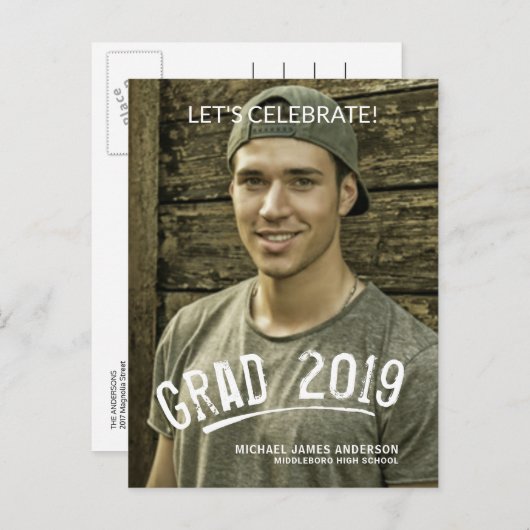 2019 Afstuderen Masculine Grunge Lettered Foto Uitnodiging Briefkaart (Voorkant / Achterkant)