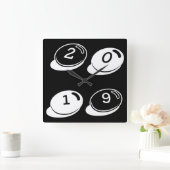 2019 Zwarte en Witte Typografie Voeg Jaar of Tekst Vierkante Klok (Huis)