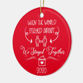 2020 Covid Couple Romantic Kerstmis Keramisch Ornament (Links)
