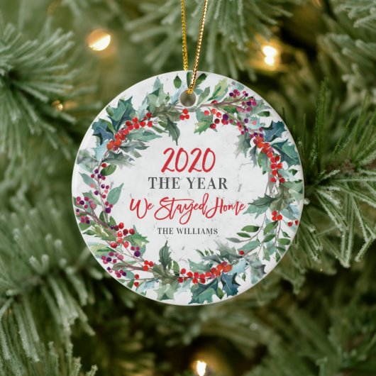 2020 Jaar We bleven thuis Holly Wreath Kerstmis Keramisch Ornament (Boom)