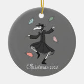 2020 Kerstsieraad Plague Doctor in de schijnwerper Keramisch Ornament (Voorkant)