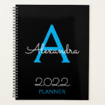 2022 Blauw Zwart Monogram Elegant Planner<br><div class="desc">2022 Blauw en Zwart Monogram Naam en Initiaal Spiraal Notitieboek Planner. Dit is het perfecte cadeau voor een 16e verjaardag,  trouwdag,  bruidsfeest,  jubileum,  babyfeest of vrijgezellenfeest voor iemand die van glamour luxe en chique stijlen houdt.</div>