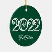 2022 Familienaam Duisternis Donkergroene Kerstmis Keramisch Ornament (Rechts)