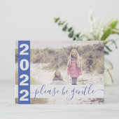 2022 Funny Wees zachtjes foto Blauw Feestdagenkaart (Staand voorkant)