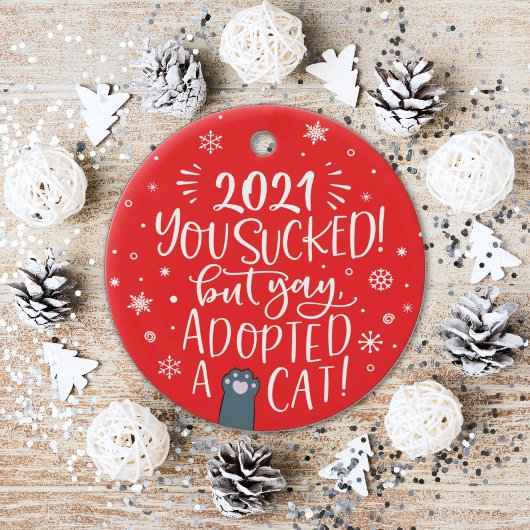 2022 is opgezogen maar geadopteerd als een rode ro keramisch ornament