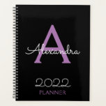2022 Paars zwart monogram legant Planner<br><div class="desc">2022 Paarse en zwarte monogram naam en Initiaal spiraal Notitieboek Planner. Dit maakt de perfecte liefhebbende 16 verjaardag,  bruiloft,  vrijgezellenfeest,  verjaardagsdag,  baby shower of vrijgezellenfeest voor iemand die van luxe glam en stijl houdt.</div>