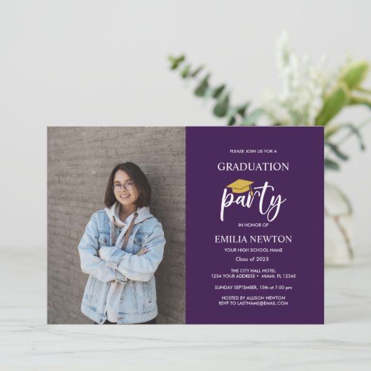 2022 Paarse en Gold Photo Graduation Party Kaart (Staand voorkant)