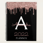 2022 Roos Gold - Blush Pink Black Glitter Monogram Planner<br><div class="desc">2022 Roos Gold - Blush Pink and Black Sparkle Glitter Monogram Name and Initiaal Spiral Notitieboek. Dit maakt de perfecte liefhebbende 16 verjaardag,  bruiloft,  vrijgezellenfeest,  verjaardagsdag,  baby shower of vrijgezellenfeest voor iemand die van luxe glam en stijl houdt.</div>