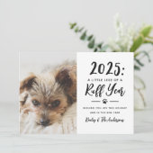 2022 Ruff Year Black and White Funny Dog Photo Feestdagenkaart (Staand voorkant)