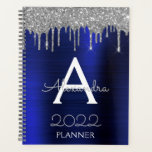 2022 Silver Navy Blue Glitter Glam Monogram Planner<br><div class="desc">2022 Silver and Navy Blue Sparkle Glitter Monogram Name and Initiaal Spiral Notitieboek Wedding or Annual Planning Calendar. Dit maakt de perfecte liefhebbende 16 verjaardag,  bruiloft,  vrijgezellenfeest,  verjaardagsdag,  baby shower of vrijgezellenfeest voor iemand die van luxe glam en stijl houdt.</div>